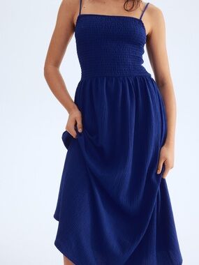 H&M SMOCKED STRAPPY DRESS - Bright Blue